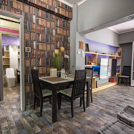 Apartment Attica Train Station 2 Bedrooms 4 Pers. *