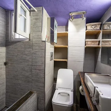 Attica Train Station 2 Bedrooms 4 Pers. Athens