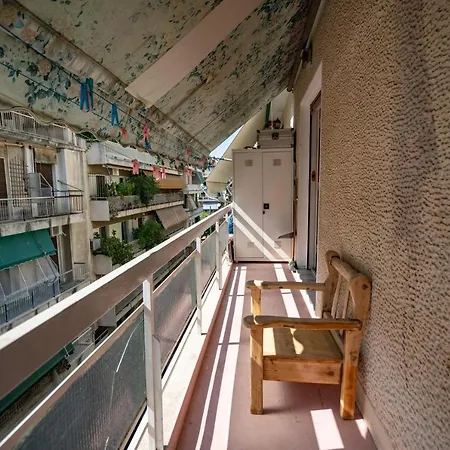 Apartment Attica Train Station 2 Bedrooms 4 Pers. *