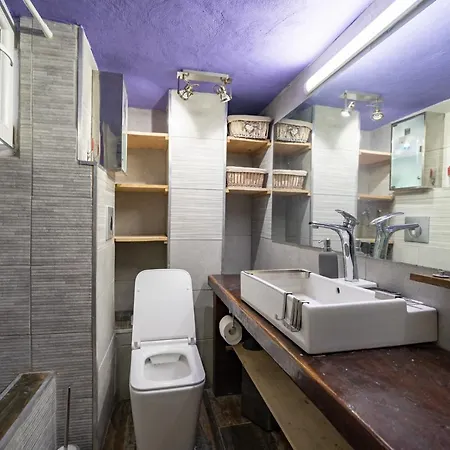 Attica Train Station 2 Bedrooms 4 Pers. Apartment Athens